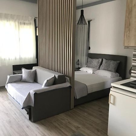 Savvas House Hotel เนโอสมาร์มาราส ภายนอก รูปภาพ